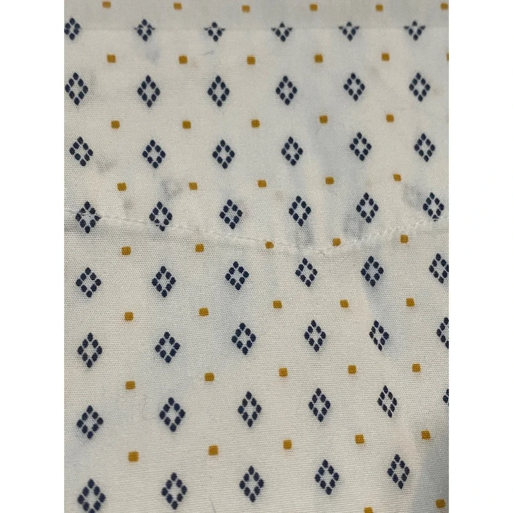 Banana Republic Soft Wash Mens Small White Blue Diamond Print Button Down Shirt